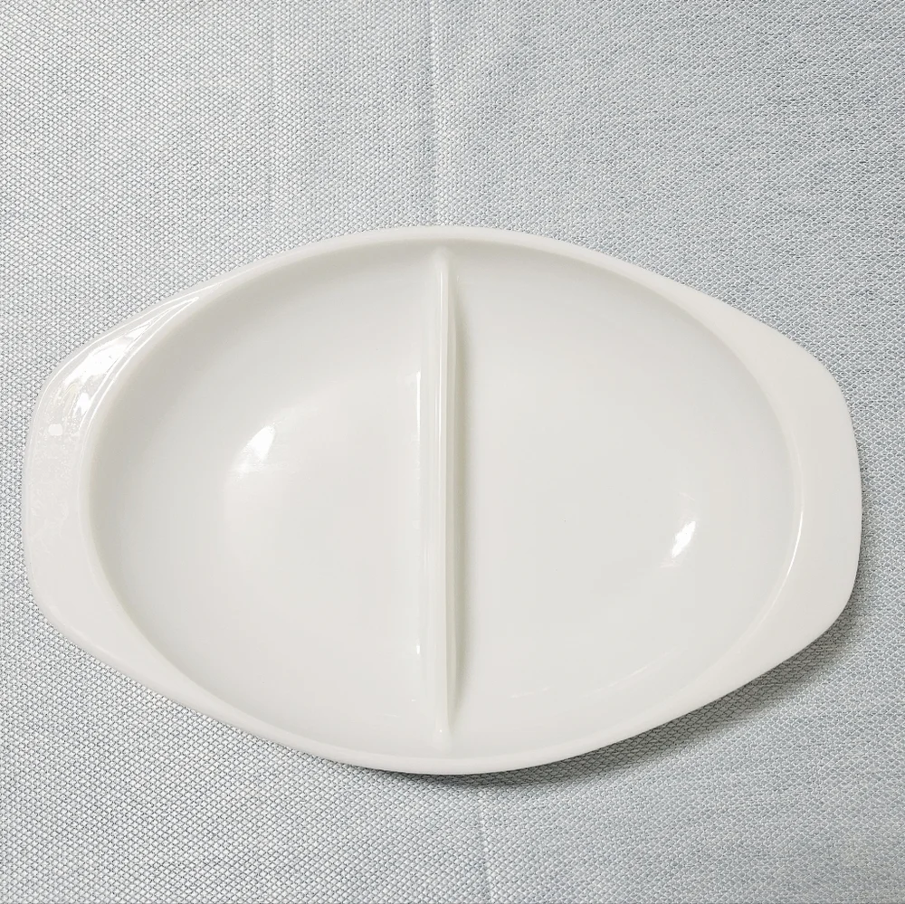 Vintage PYREX 1063 Divided Casserole 1 1/2 Qt. Oval Dish Stoneware USA White 13